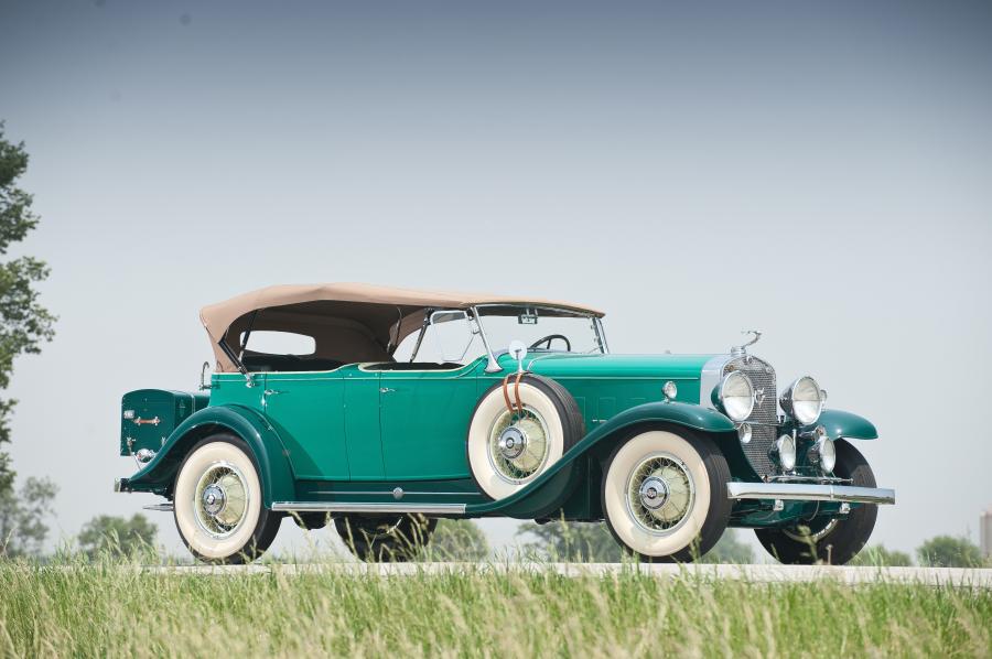  Cadillac V12 5-Passenger Phaeton by Fleetwood 1931 года  (фото 1 из 21)